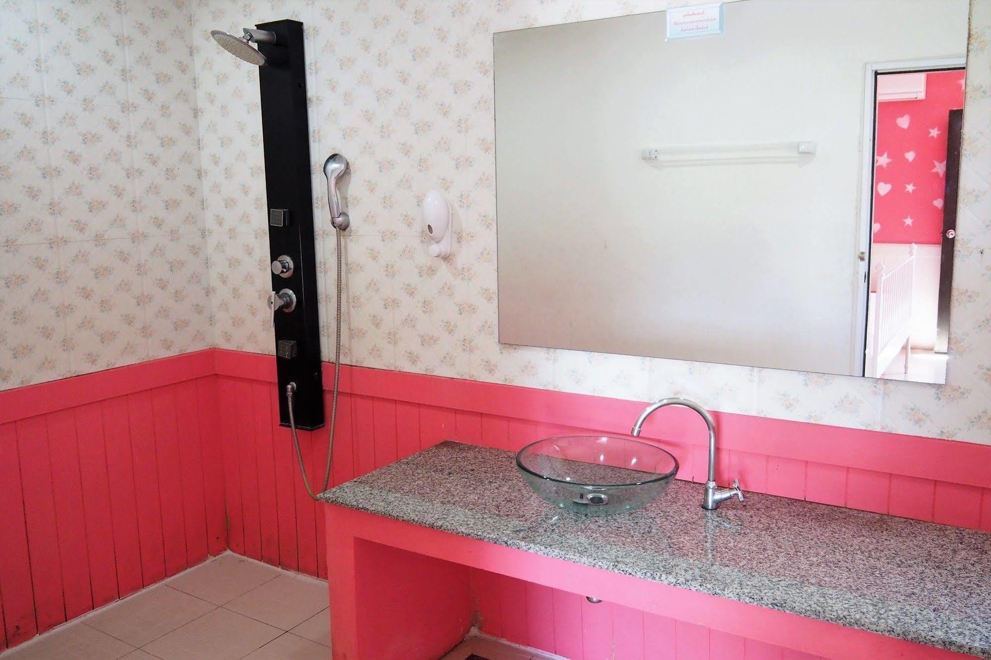 Ban Ongkharak Tonrak Resort מראה חיצוני תמונה